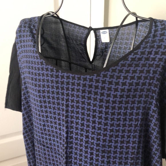 Old Navy High-Low T-Shirt Style Blouse - Picture 2 of 9